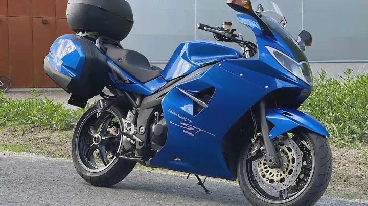 Triumph Sprint ST1050 2006 Dominator exhaust walkaround, sound check