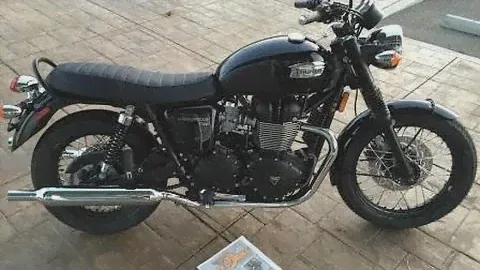 Triumph T 100 2015 * Это черная штука